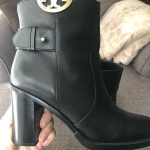 Tory Burch size 7.5 Black Leather Ankle Boot
